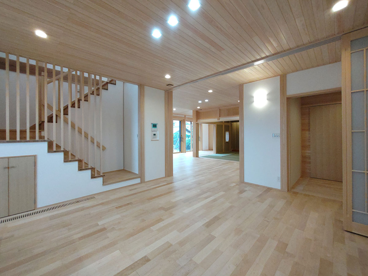 和の趣をまとった、上質な木の家