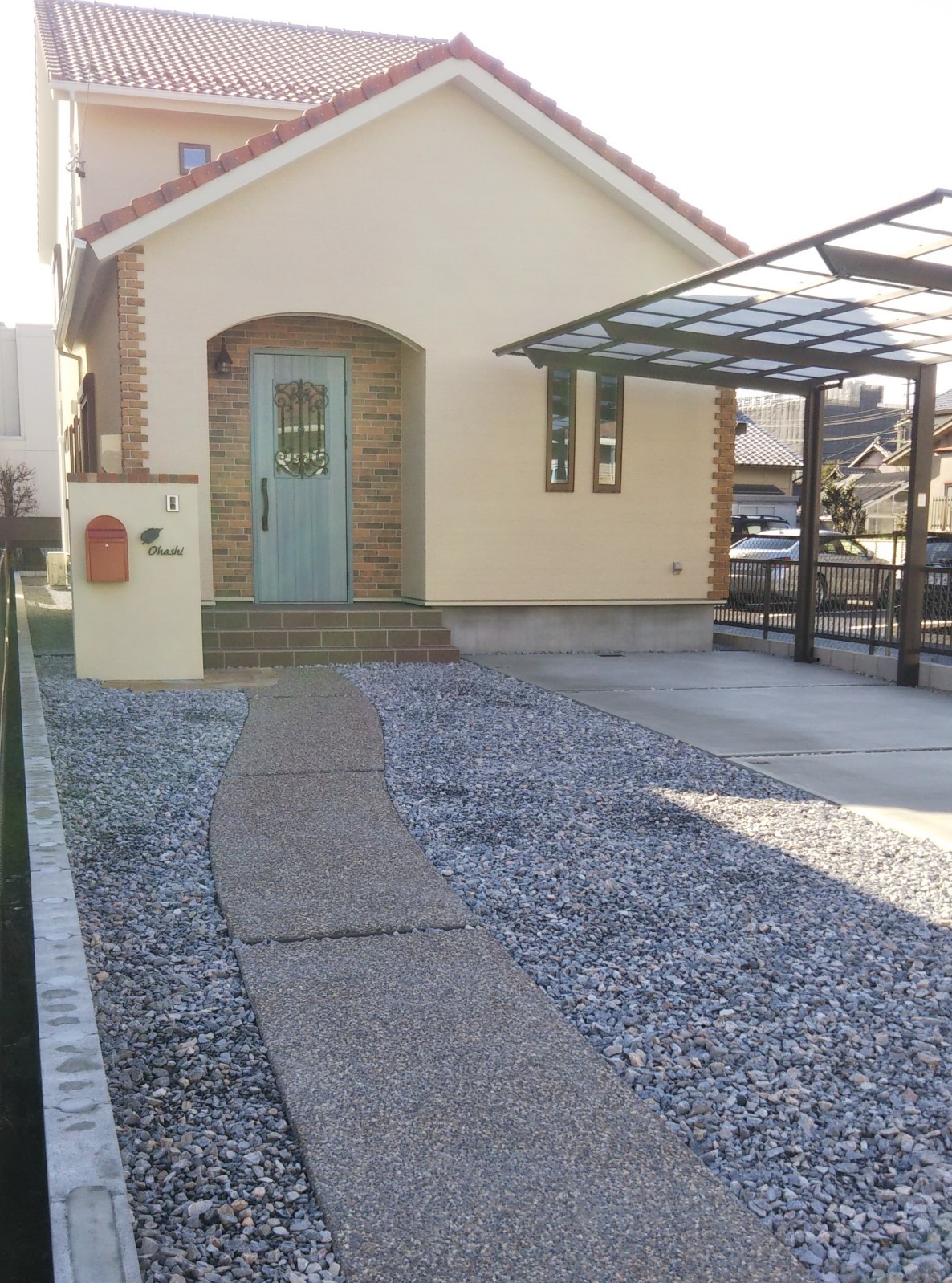 曲線が描く、レトロモダンの家