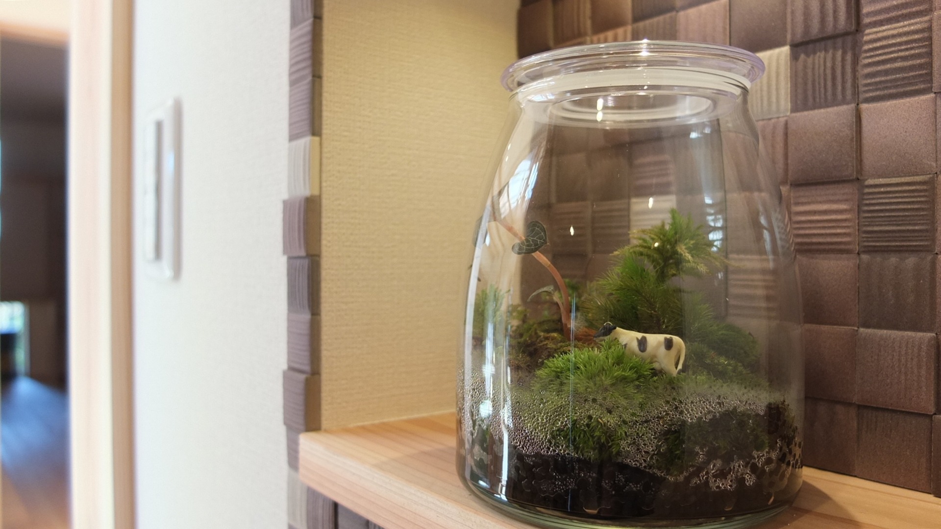 吹抜と橋でつながる家